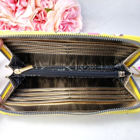 Betsey Johnson Wallet - Picture 3 of 5